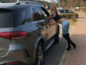 LilliePrivat Porno Video: DAS ERSTE MAL ALS HOBBYHURE UNTERWEGS