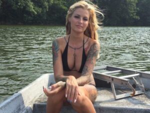 LilliePrivat Porno Video: GRATIS / FREMDFICK Bin die größte SCHLAMPE